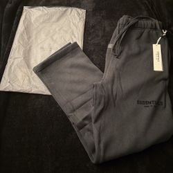 Essential Sweats Black