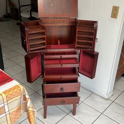 Jewels Shelf    Wood Real