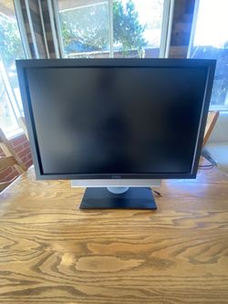 Dell Monitor With Sound Bar 