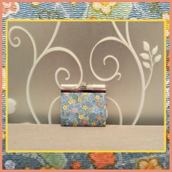 CHARMING FLORAL COIN PURSE 
