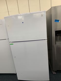 kenmore 33” 21 Cu ft top freezer refrigerator