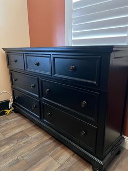7 Drawer dresser