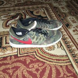 Men's NikeSB Shoes Size 101/2