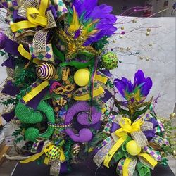 Mardi Gras Swag wreath /Mardi Gras Centerpiece Set $180 15%off 