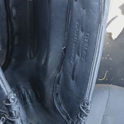 BASEBALL GLOVE WILSON
