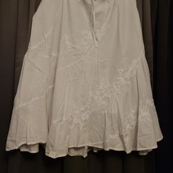 Embroidered White Skirt