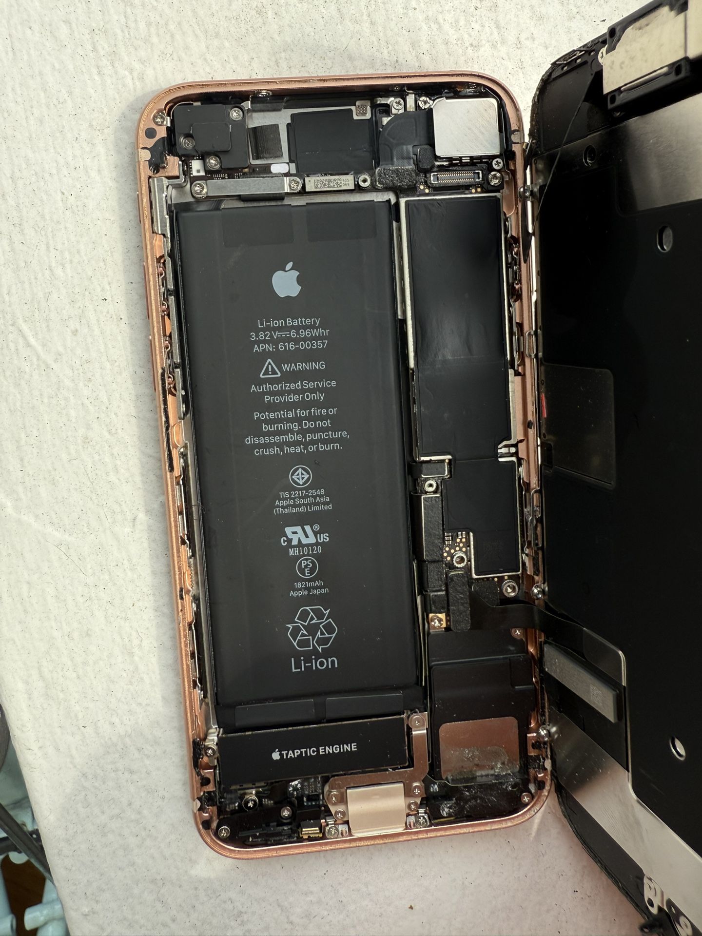 Iphone 8 (PERFECT PARTS)