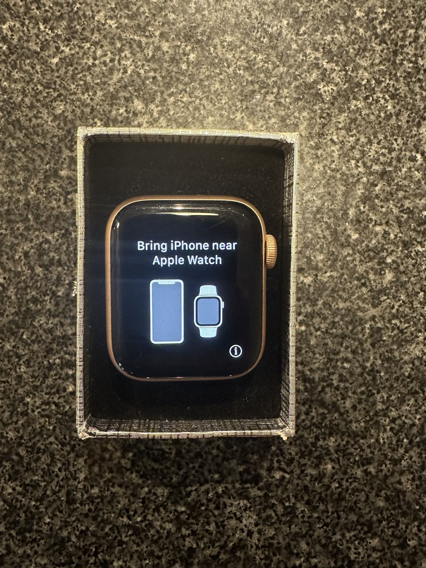 Series 4 Apple Watch - Rose Gold