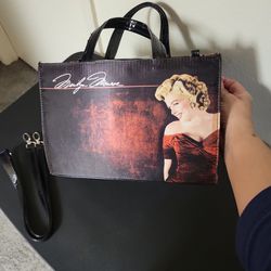 Collectible Marilyn Monroe purse and Wallet for Sale in Fontana, CA -  OfferUp