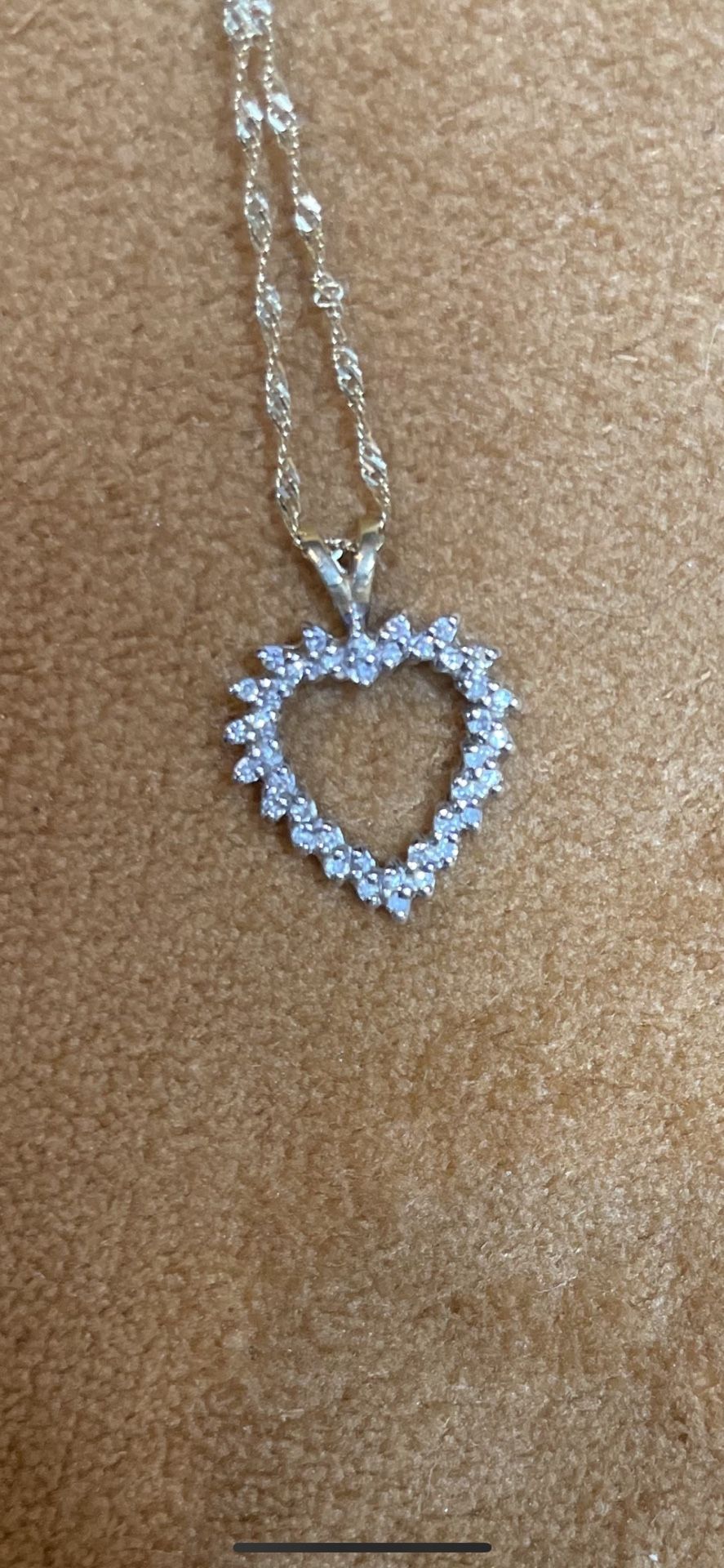 10kt Yellow Gold W/ Diamond Heart Pendant Necklace 
