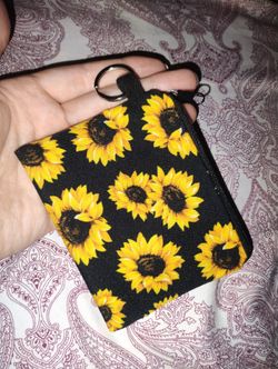 Sunflower Money/Cards/Air pods Pouch 🌻$2