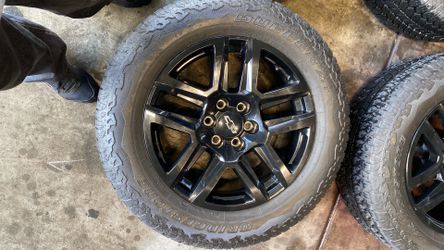 2026 Z71 trail boss oem 20in w275/60R20 dot0526