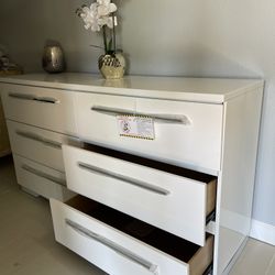 Sapphire White Dresser 6 Drawers