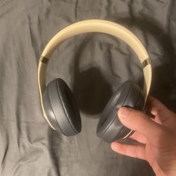 beats studio 3 grey and gold