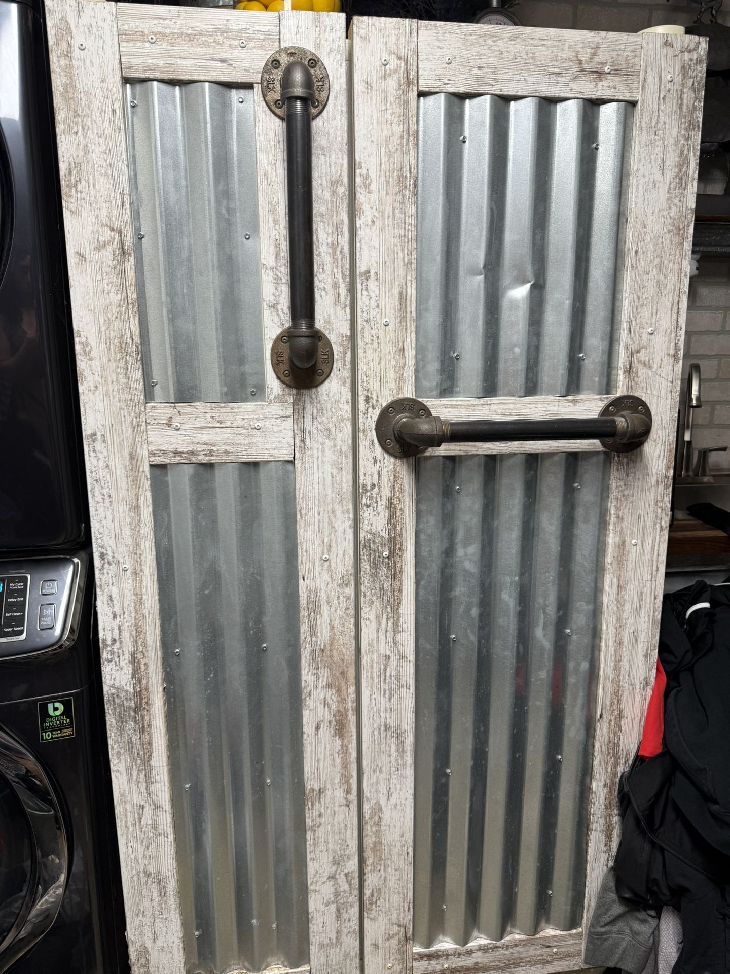 Kitchen Aid Refrigerator With Custom Farmhouse