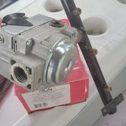 Robertshaw 7E3-D6B-029  Furnace Gas Valve 