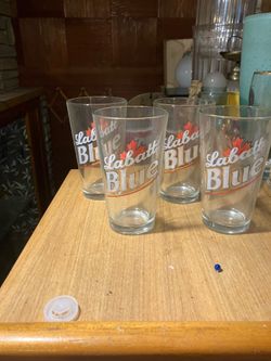 4 25.00Vintage labatt blue beer glasses