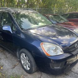 2007 Kia Rondo 