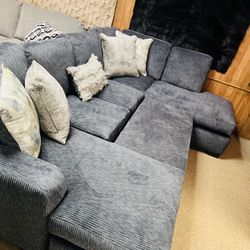 Stunning Stylish Cozy Sectional!