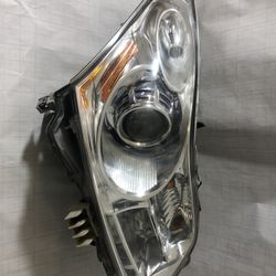 Right HID headlight  2008 Infiniti G 35x  . Used  OEM 