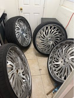 28 inch Forgiato rims (6 lug) 1 rim has slight damage holds air perfectly fine 3k not a penny less