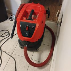 Milwaukee Dust Extractor / Shop Vac