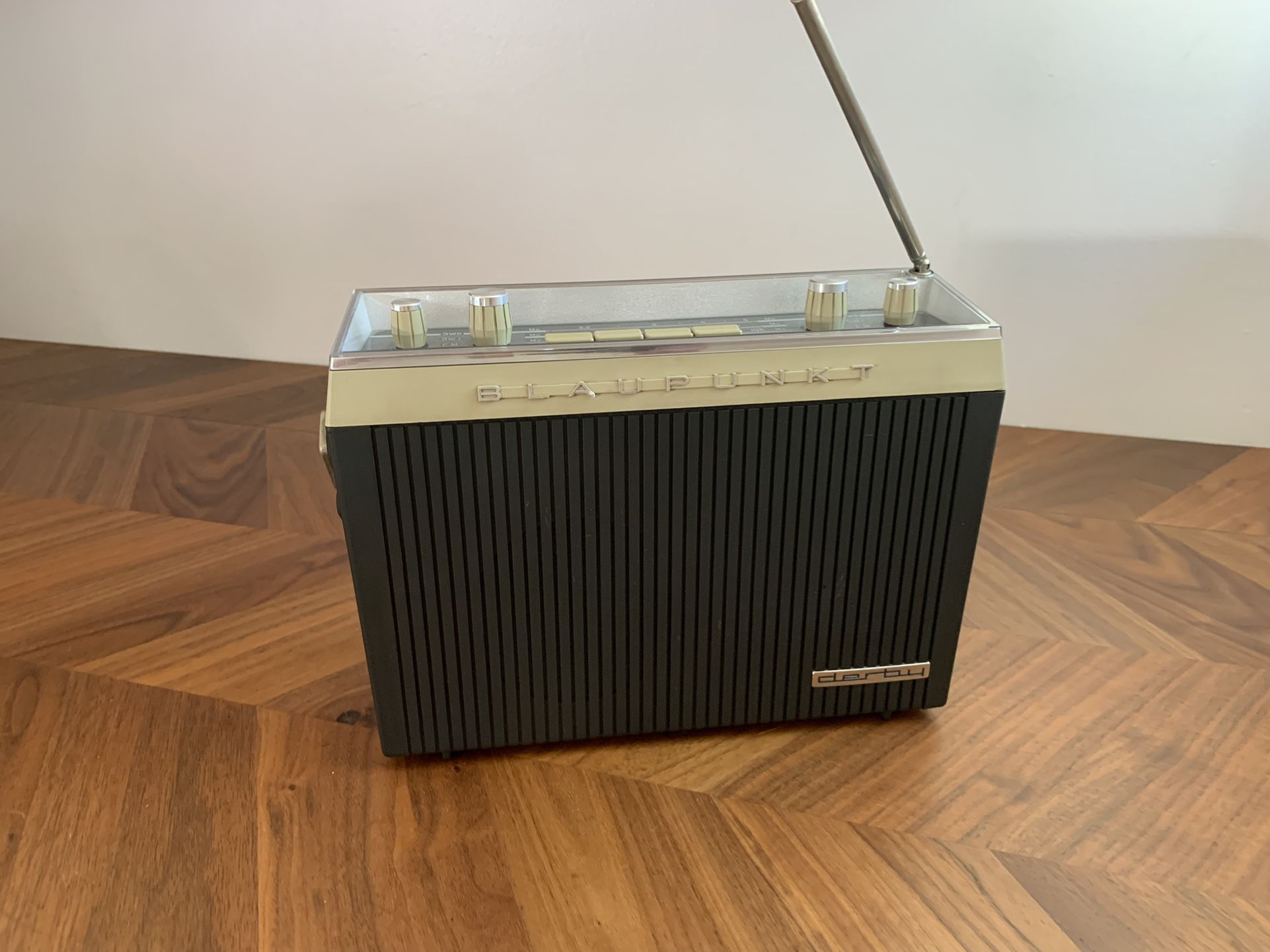 Mid-1960's Blaupunkt Derby 660 Transistor Radio