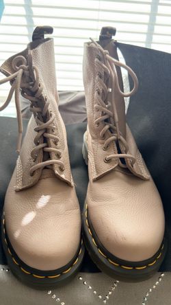 Dr. Martens 1460 Pascal boots size 8