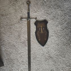 Lord of the Rings Anduril Sword with Wall Plaque