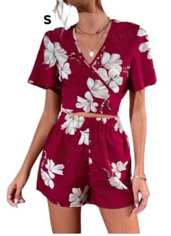 New women’s 2 piece set size small