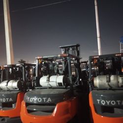 FORKLIFT TOYOTA 3000# Triple Mástil 