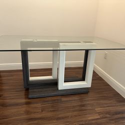 MUST GO Glass Dining Table 