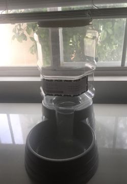 3lb pet food dispenser new