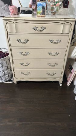 Dresser