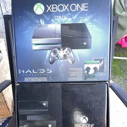 Xbox Day One Edition/Halo 5 (BOX ONLY) Collectible Relic Bundle