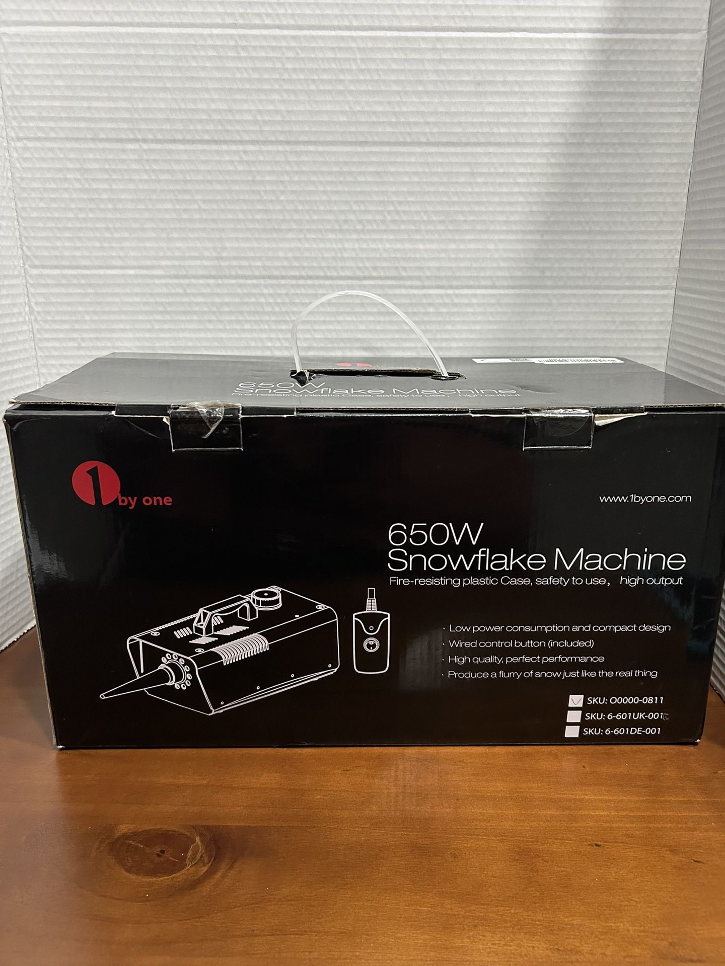 1byone 650W Snow Machine Wired Remote Control Great Machine for Kids, Parties, Parades, LIKE NEW IN BOX