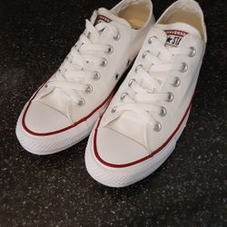 Converse womens 7.5 Like new 