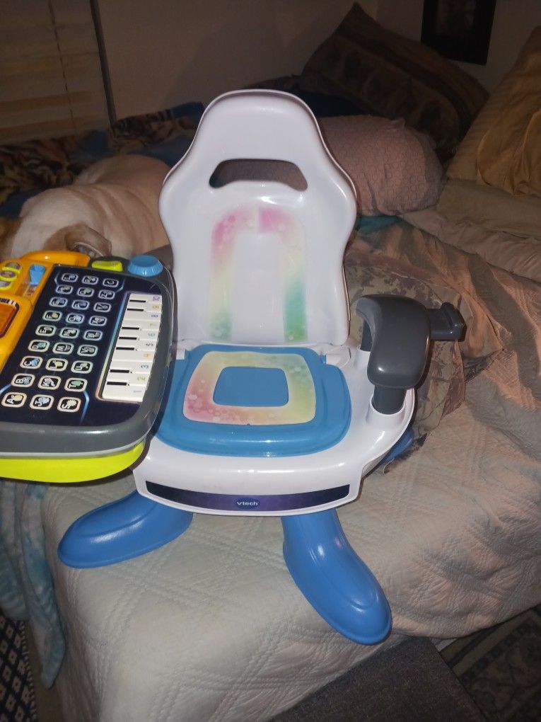 VTECH LEVEL UP GAMING CHAIR WITH REMOVABLE LEARNING TABLET KEYBOARD 18 FINAL PRICE