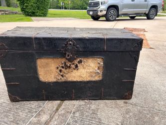 Late 19th Century Tibetan Trunk