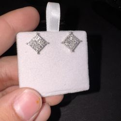 14k White Gold Earrings With Diamonds 