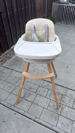 Baby highchair tan with feet stand