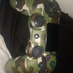 Ps4 With Controller 