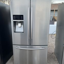 SAMSUNG REFRIGERATOR 