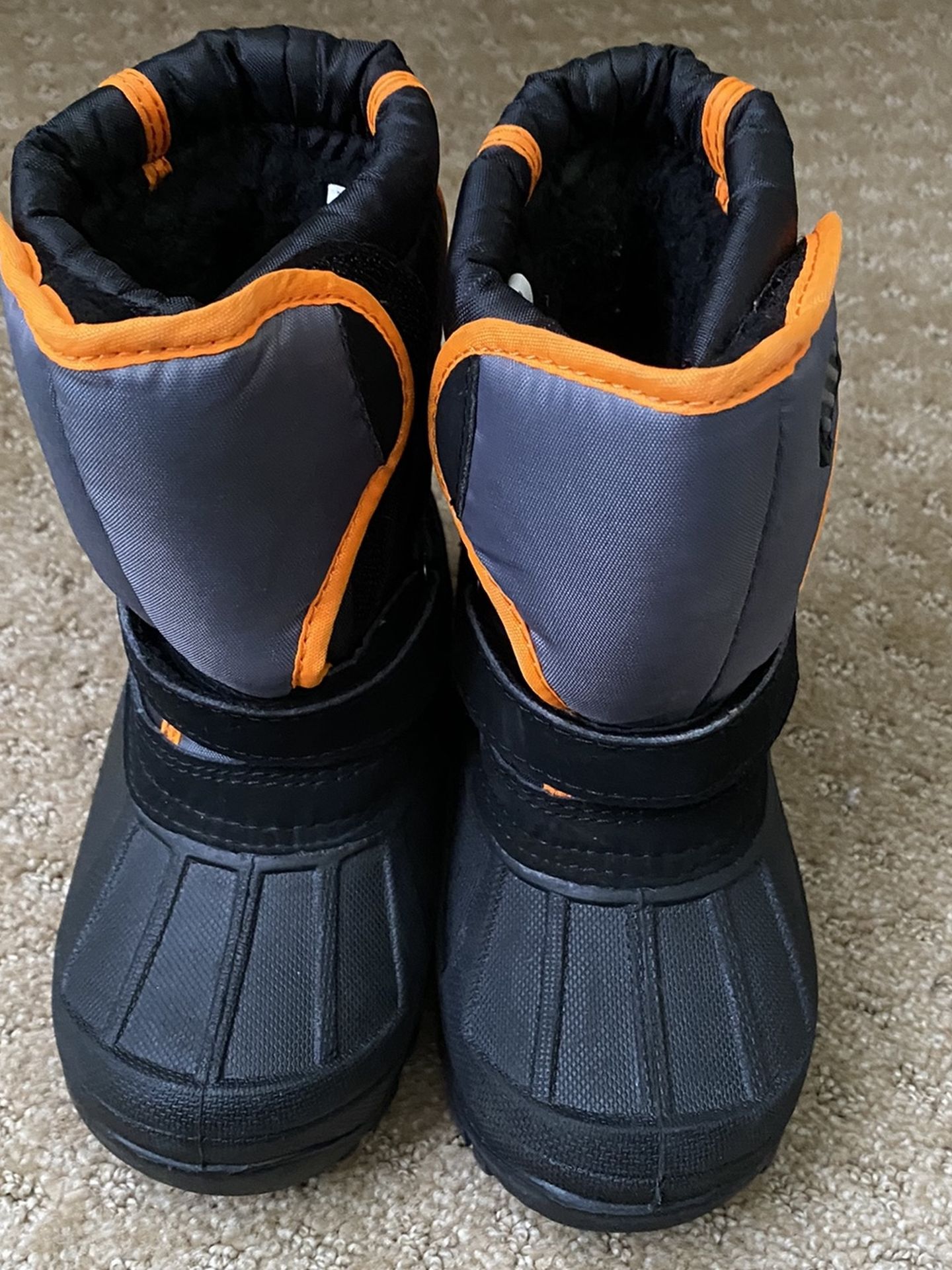 Kids snow Boots Size 9c