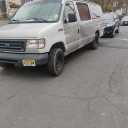 2003 Ford E350 Ecoline SuperDuty 