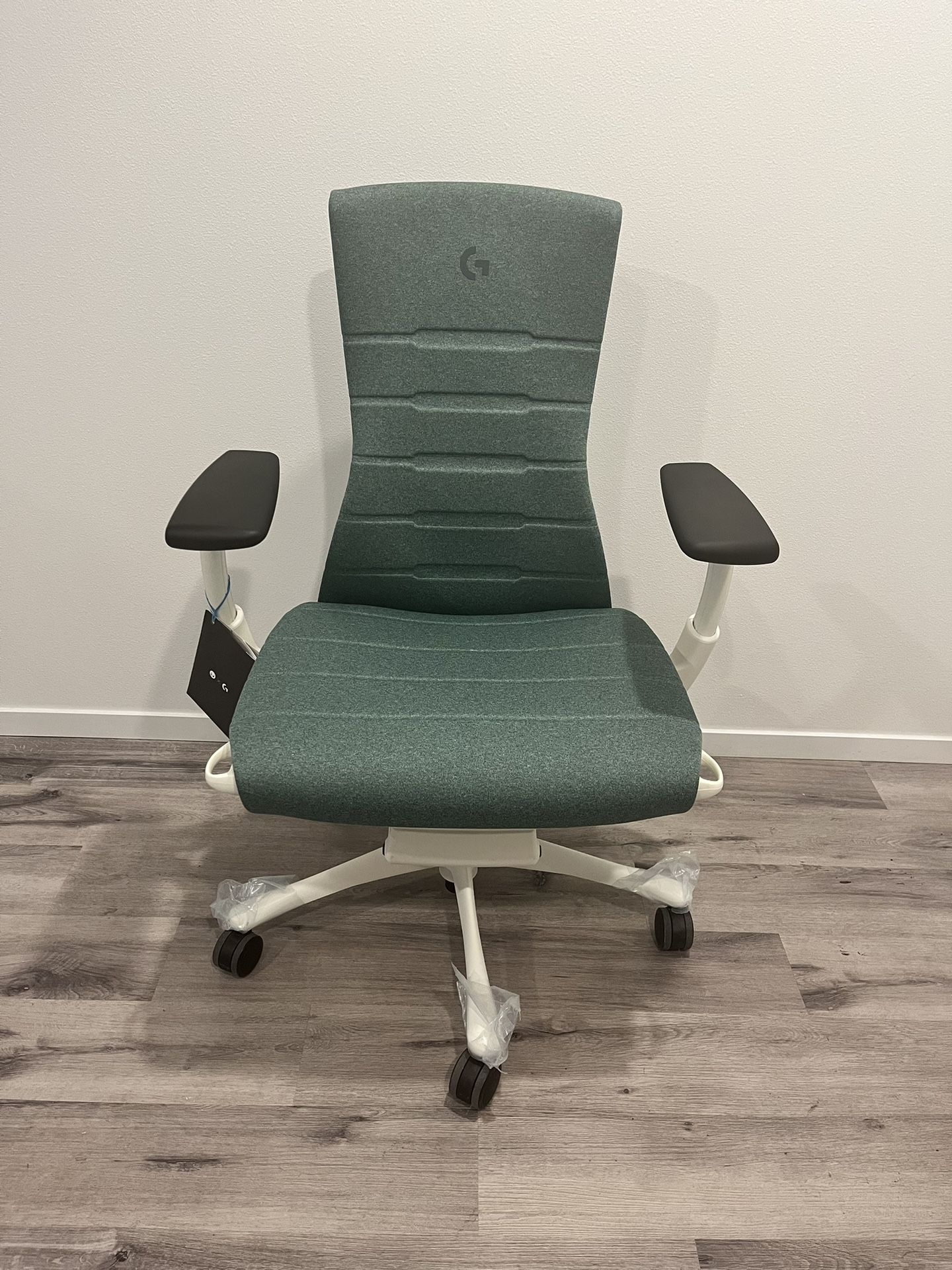 Herman Miller Embody Gaming Office Chair - White Base- Galaxy/white Sync $1845 MSRP ( FREE DELIVERY )