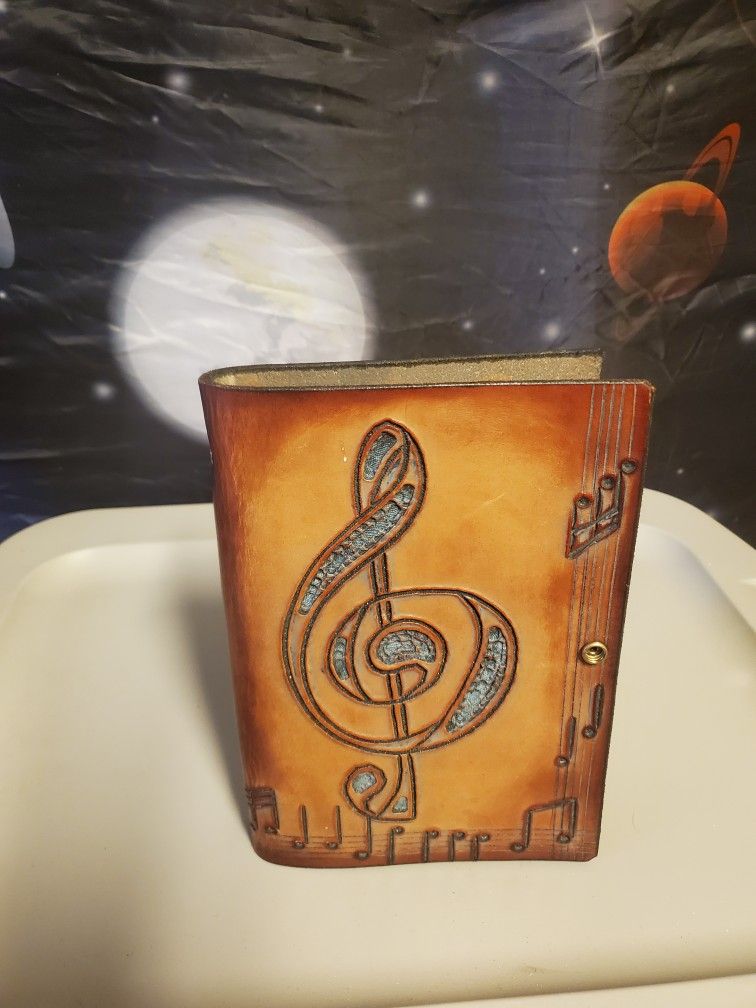 Leather COMPOSER'S EDGE MUSIC Note Journal Design, Navy Blue • A Beautifully Hand Crafted Medium Size Leather Journal Perfect for Songs