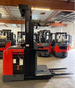 2021 Toyota Order Picker Forklift