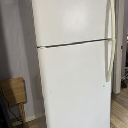 Kenmore Single Door Refrigerator- Used