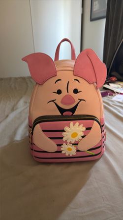 Lounge fly piglet backpack